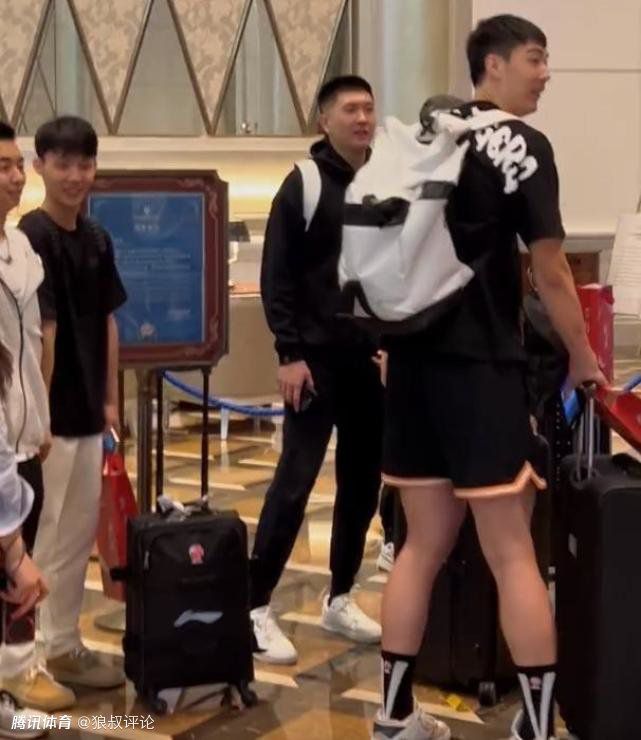 国产精品一线天